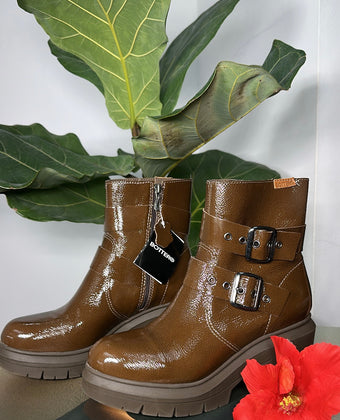 Cappuccino Boots