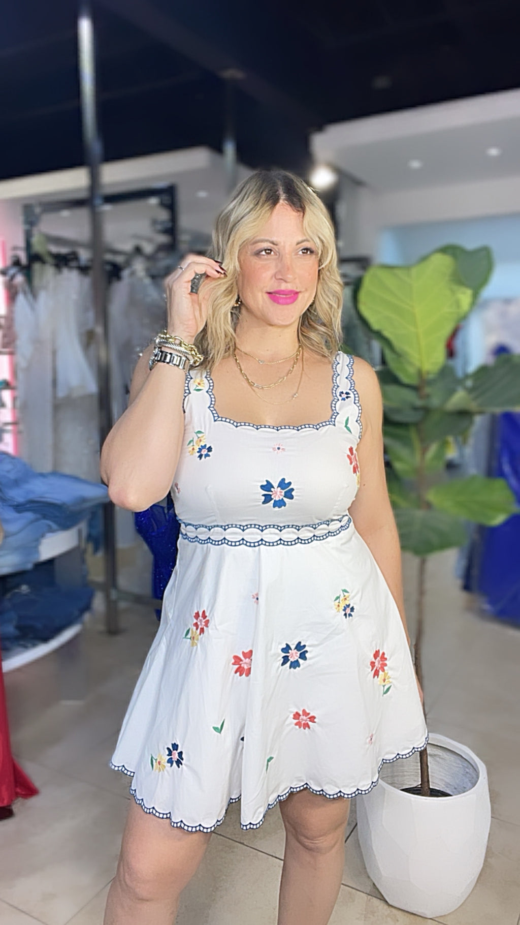 FLORAL WHITE CHIC DRESS