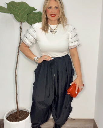 Blanc Élégance Sleeve Top