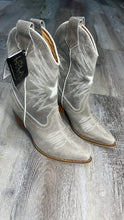 Estelar Taupe Cowgirl Boots