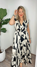 Gracia Black/White Maxi-Dress
