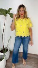 Chic Embroidery Gracia Top (Yellow)