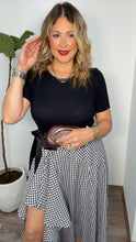 "Chic in Gingham" (Gracia)