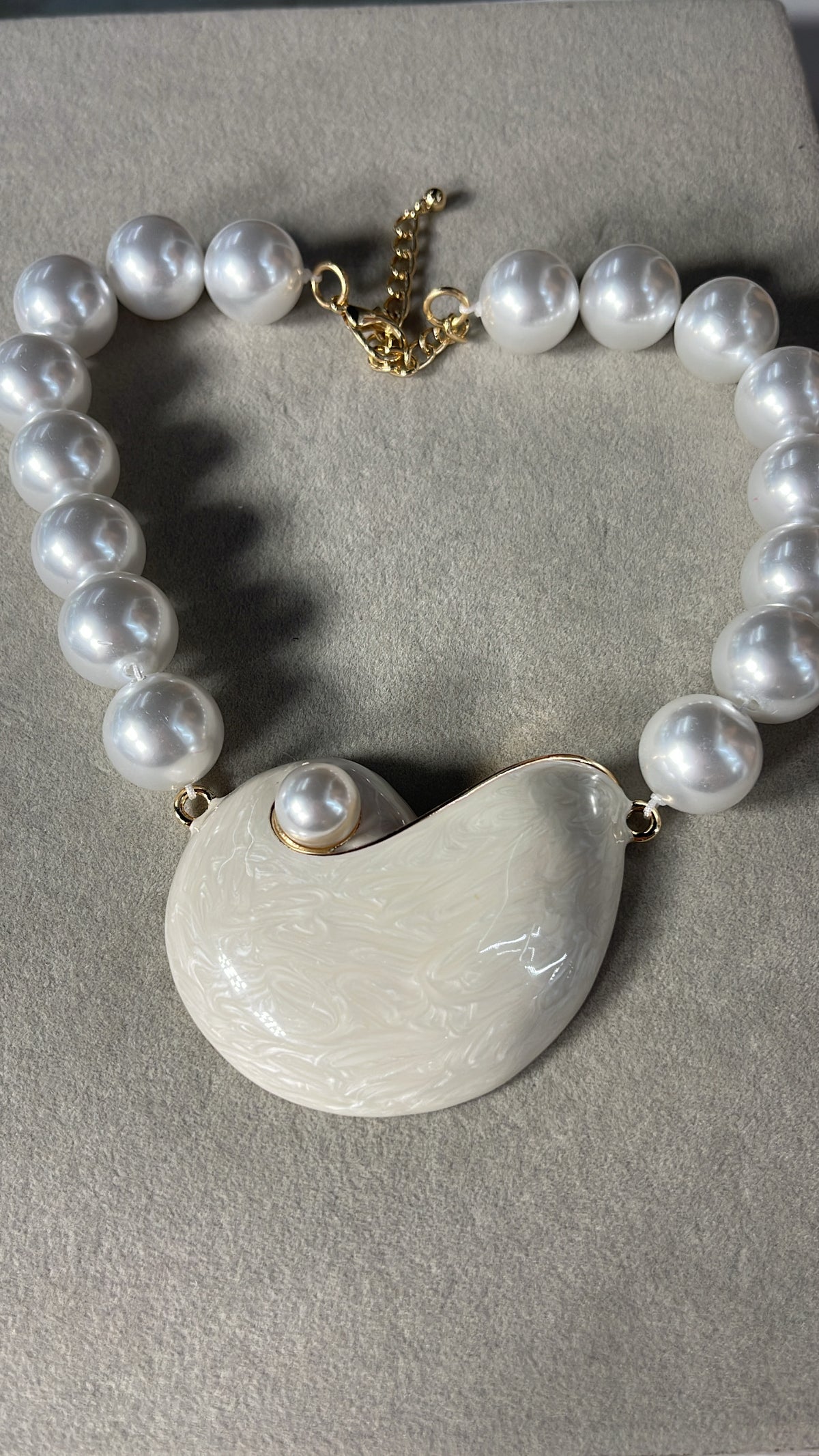 Pearl Shail Necklace