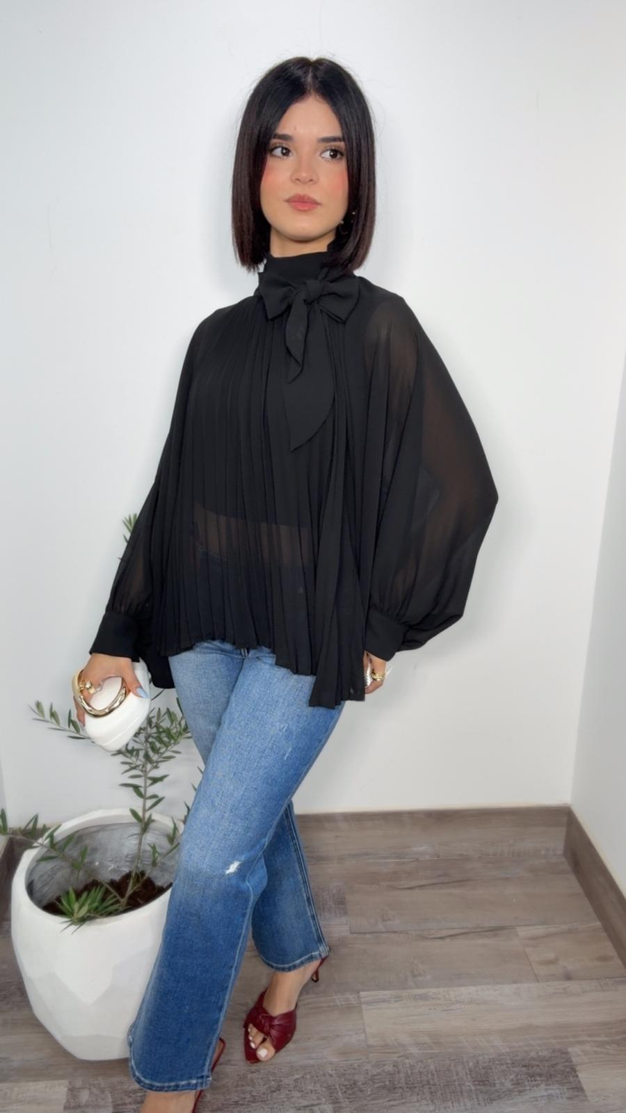 Renata Plissé Noir Top